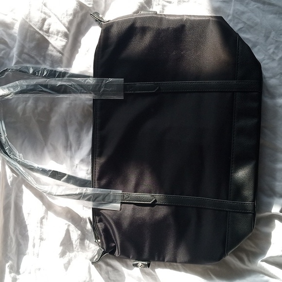 Brand New Black Insulated Roots Bag - Picture 9 of 14